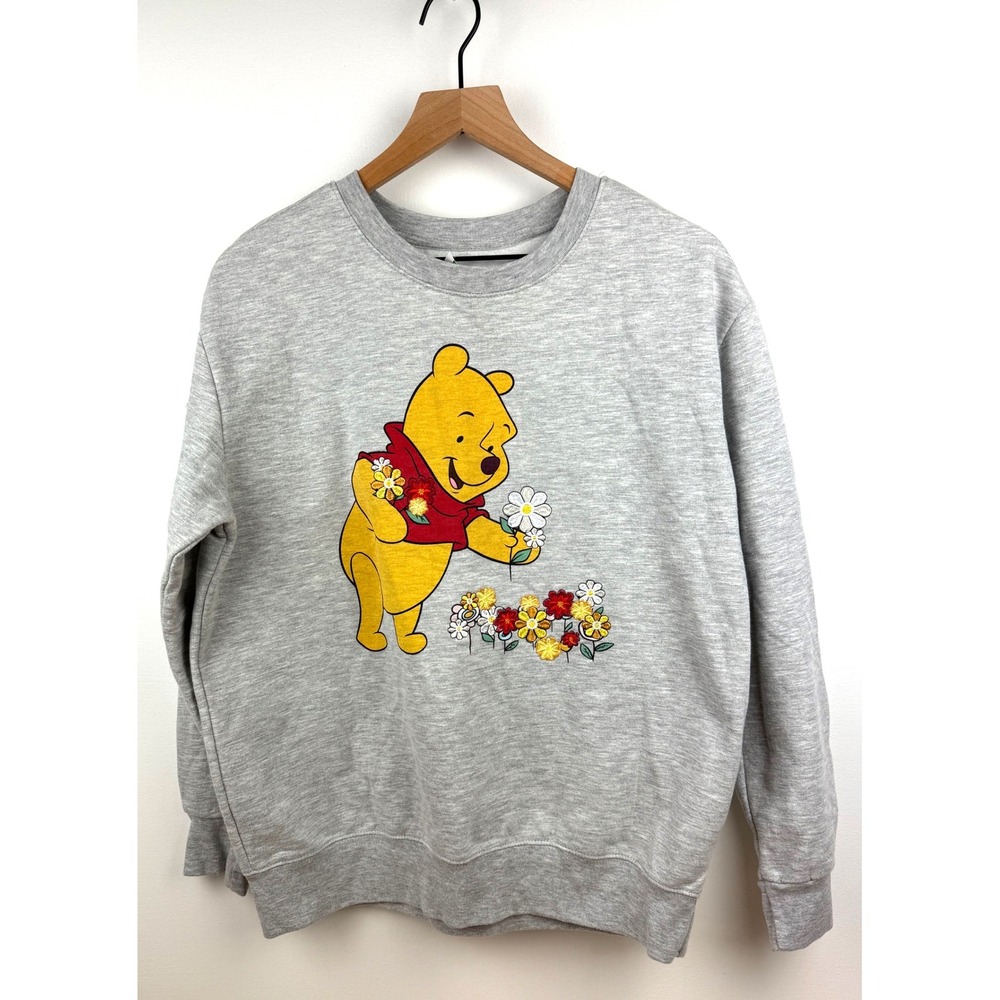 Disney Winnie the Pooh Embroidered Flowers Graphic Sweatshirt‎ Adult Large